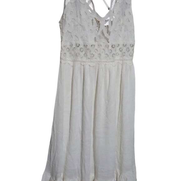 💥NEW 🏷Chic White Lace Mini Dress - Picture 3 of 4